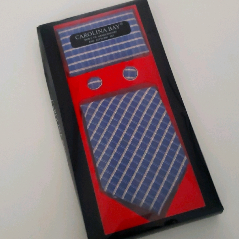 Mens handkerchief and cufflink set